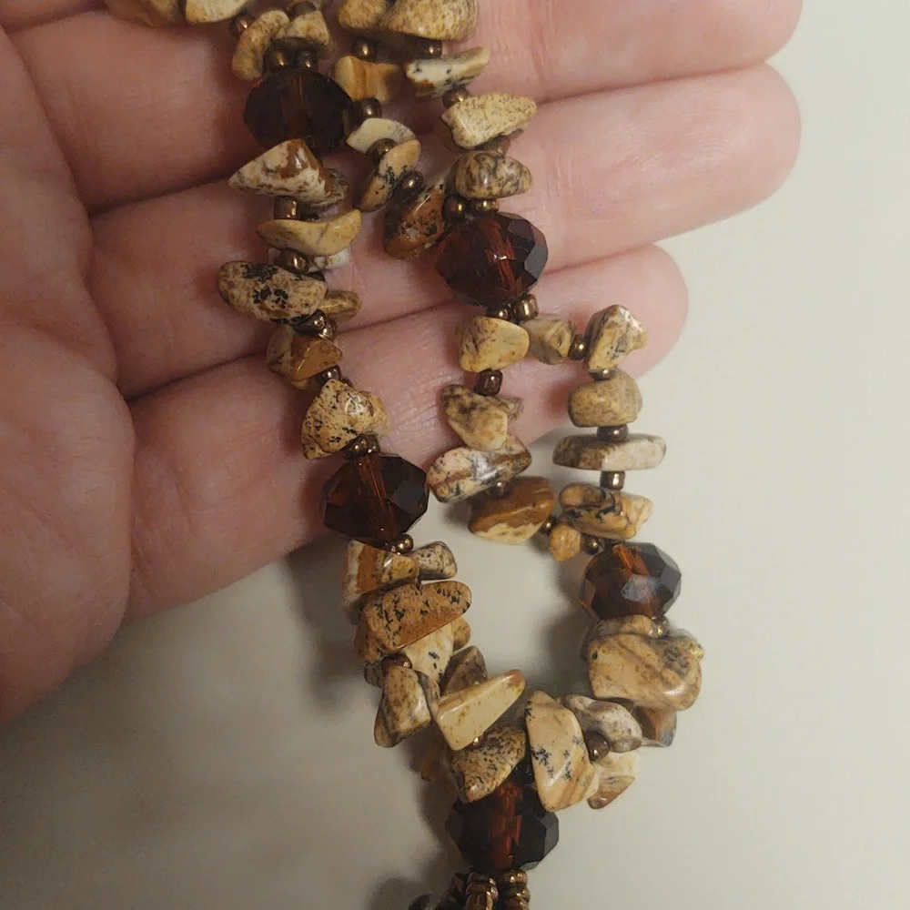 EUC Costume Jewlery Pendant Necklace